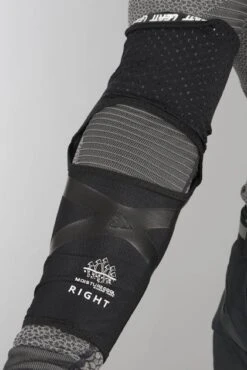 Gomitiere Leatt 3DF Hybrid Bianco-Nero -Vendite LEATT 04a94533d43ae23391cc0bccbd855e18e5ccd111 1 PIA 15778 2 40