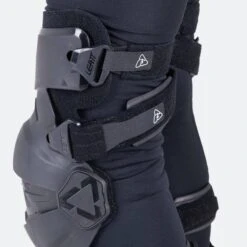 Ginocchiera Bambino Leatt Z-Frame Nera -Vendite LEATT 066ddf30407c45289e35b049021247eb 1 PIA 111379 0 170