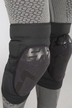 Ginocchiere Leatt 3DF 5.0 Zip Nero 13 Ginocchiere Leatt 3DF 5.0 Zip Nero -Vendite LEATT 099b8d4397c87b8869bdf43b57bda5c2a782e1e7 1 PIA 15730 2 07