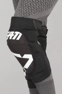 Ginocchiere Leatt 3DF 5.0 Bianco-Nero -Vendite LEATT 105beacf87432ca4218aa3b584917ca644361768 1 PIA 15745 6 70