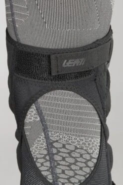 Ginocchiere Leatt 3DF Hybrid Nero 11 Ginocchiere Leatt 3DF Hybrid Nero -Vendite LEATT 107cb0773b71a2cf2960fc66c3bdb8fe2138470b 1 PIA 15716 2 05