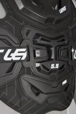 Pettorina Leatt 5.5 Pro Nero 15 Pettorina Leatt 5.5 Pro Nero -Vendite LEATT 16e450ba27edf01b6e3b490d6f35278c18cae6e7 1 PIA 15634 1 70