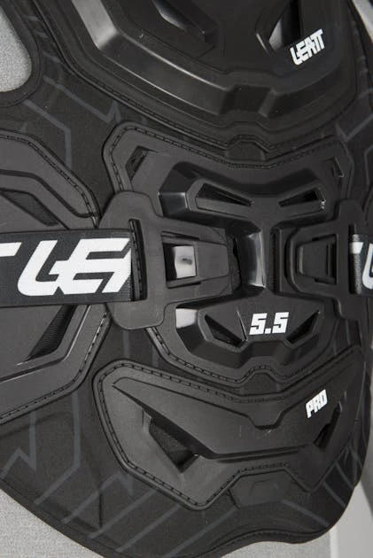 Pettorina Leatt 5.5 Pro Nero 6 Pettorina Leatt 5.5 Pro Nero - immagine 6