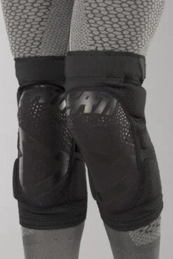 Ginocchiere Leatt 3DF 5.0 Nero 9 Ginocchiere Leatt 3DF 5.0 Nero -Vendite LEATT 1b7642bcb0bf770182062d406b8fcb2bf24271f4 1 PIA 15739 2 03