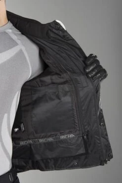 Giacca Richa Condor Nera 27 Giacca Richa Condor Nera -Vendite LEATT 2524a8de2e7110f79d8737e47eef9e082dfda642 1 PIA 82824 1 150