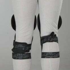 Ginocchiere O'Neal PRO III Carbon Look -Vendite LEATT 27184d7235b34b3e9d30f6f80ce457a61583527e 1 0251 201 Dec192017 2