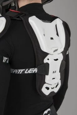 Pettorina Bambino Leatt 5.5 Pro HD Nero-Bianco -Vendite LEATT 29d9ef1c9430de8b0a9c464500de8b7b4b6cae56 1 PIA 16988 1 110