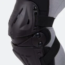 Giacca Protettiva + Ginocchiere Raven -Vendite LEATT 4e0b9490178c9bb31ea0d562991eb557cb3c2c85 1 PIA 156846 1 120 copy