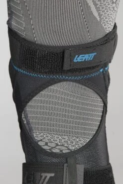 Ginocchiere Leatt 3DF Hybrid Bianco-Nero -Vendite LEATT 59c4424af6c03cdf1126b3de0d5144538c12e8b8 1 PIA 15722 2 05