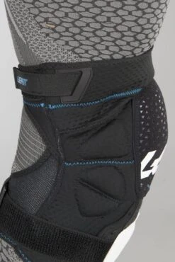 Ginocchiere Leatt 3DF Hybrid Bianco-Nero -Vendite LEATT 5e83200a591f185a888ac4b52a1b25e858c943d4 1 PIA 15722 2 07