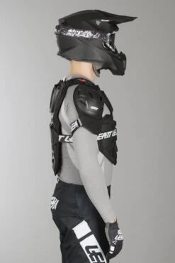 Pettorina Leatt 5.5 Pro Nero 13 Pettorina Leatt 5.5 Pro Nero -Vendite LEATT 6481741bfb404fe7b47ecf451ae6fb72129882b3 1 PIA 15634 1 50