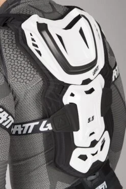 Pettorina Leatt 5.5 Bianca 14 Pettorina Leatt 5.5 Bianca -Vendite LEATT 758fce12e13ddd2dc696caff94394e8ca994383c 1 PIA 16914 2 70