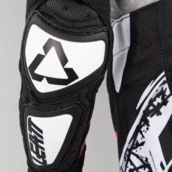 Gomitiere Bambino Leatt Contour Bianco-Nero -Vendite LEATT 770933d07ec8aa27a02fd118e14e8d520fd8d512 1 PIA 16991 7 40