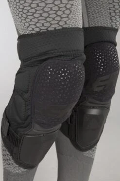 Ginocchiere Leatt 3DF Hybrid Nero 13 Ginocchiere Leatt 3DF Hybrid Nero -Vendite LEATT 79c0ab064926f9aa2d6840fa453d17d730f6fb92 1 PIA 15716 2 07