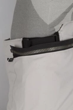 Pantaloni Rev'it! Offtrack Corti Nero-Argento -Vendite LEATT 7bd12b5504484aa4a2f2da7b08275688af9d1a5e 1 PIA 44422 3 120