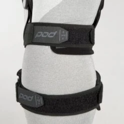 Ginocchiera Sinistra POD K8 Carbon -Vendite LEATT 7f2765a6dcc78743c58080fd9d89ce36d90acdca 1 K8011 169 LG 7 90