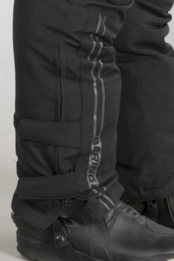 Pantaloni Moto Bering Yukon Gore-Tex® Neri -Vendite LEATT 8eef477ccfc6dcde6b362a6831e7d3b08a60b0d2 1 pia 107954 1 120