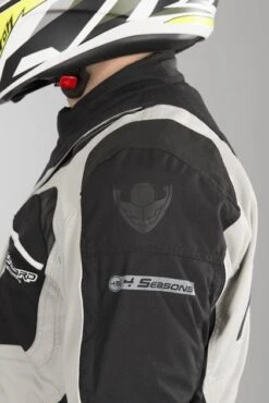 Giacca ON BOARD Stone 4 Seasons Nero-Grigio Chiaro 35 Giacca ON BOARD Stone 4 Seasons Nero-Grigio Chiaro -Vendite LEATT 91f661ad67a3dfcfa9c87d92edc528694567baf4 1 PIA 24972 1 170