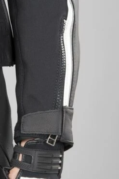 Giacca Donna Richa Nikki Nero-Bianco -Vendite LEATT 937c3301115471a3b8564ad0b4a5760cb318a8ce 1 1NI1800180036 lip162018 12