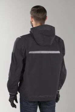 Giacca Antipioggia Macna Refuge Nero 17 Giacca Antipioggia Macna Refuge Nero -Vendite LEATT 9d0fe9dab31b3f9c9fd1c73fc5a77294fc76eb54 1 095912 1 40