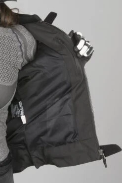 Giacca Donna Richa Nikki Nero-Bianco -Vendite LEATT a304889633399f640f63c76d29e6c647ccaefd61 1 1NI1800180036 lip162018 15