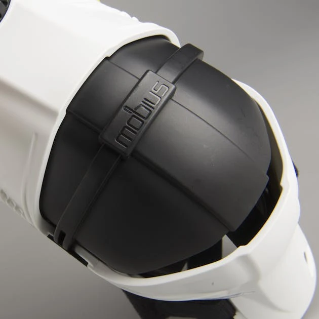 Ginocchiere Mobius X8 Bianco/Giallo 4 Ginocchiere Mobius X8 Bianco/Giallo - immagine 4