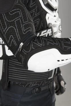 Giacca Protettiva Leatt 5.5 Bianca -Vendite LEATT a495cb1b03f36eceb4b8e27bfdb50420a8cb36bf 1 PIA 15627 2 140