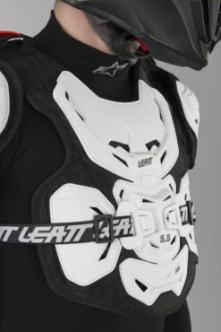 Pettorina Bambino Leatt 5.5 Pro HD Nero-Bianco -Vendite LEATT a59964b3f5d68209862a38f17fe2f2ced81a97f6 1 PIA 16988 1 90