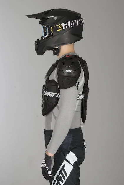 Pettorina Leatt 5.5 Pro Nero 2 Pettorina Leatt 5.5 Pro Nero - immagine 2