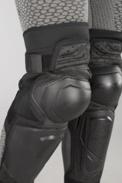 Ginocchiere Leatt EXT Nero -Vendite LEATT b0a1346f8ac0bcb11169a55a6cc067e0dbc50d68 1 PIA 15677 2 07