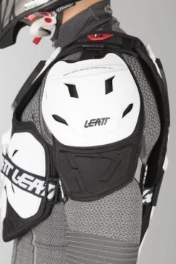 Pettorina Leatt 5.5 Bianca 15 Pettorina Leatt 5.5 Bianca -Vendite LEATT bc8231146c9982bcfbf082f39d1888dacad009f5 1 PIA 16914 2 80