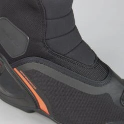 Scarpe Moto Dainese Dinamica D-WP Nero-Rosso Fluo 22 Scarpe Moto Dainese Dinamica D-WP Nero-Rosso Fluo -Vendite LEATT c34cd339c88bf7b7d9eefe7fd95b97406de85643 2 PIA 95908 0 150