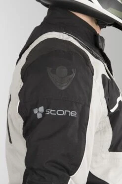 Giacca ON BOARD Stone 4 Seasons Nero-Grigio Chiaro 32 Giacca ON BOARD Stone 4 Seasons Nero-Grigio Chiaro -Vendite LEATT c53af9be99ab65144346760ac4a0a095e32de0ba 1 PIA 24972 1 140