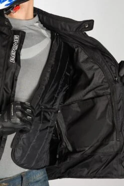 Giacca Moto Bering Conrad Nera 25 Giacca Moto Bering Conrad Nera -Vendite LEATT c5ec8fd55a0fbcac77787498fe1690e3ef661137 1 PIA 107740 1 170