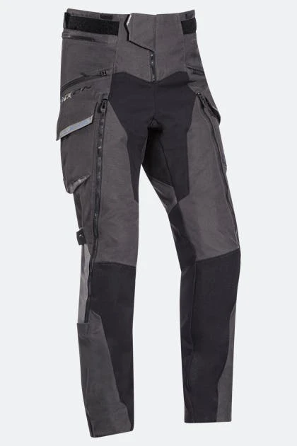 Pantaloni Moto Ixon Ragnar Nero-Grigio-Rosso 1 Pantaloni Moto Ixon Ragnar Nero-Grigio-Rosso