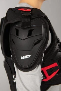 Pettorina Bambino Leatt 4.5 Pro Junior Nero-Rosso -Vendite LEATT d083b791ef0939e75dd05460ef96ee1264a81a98 1 PIA 15808 7 70