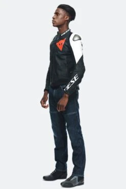 Giacca Moto Dainese Sportiva Nero-Bianco -Vendite LEATT d900f7c09b634e88ab5116998ff99618 2 PIA 261949 0 110