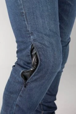 Jeans SPIDI J-Tracker Blu Scuro Lavato L36 -Vendite LEATT d91713ce109ebcf0fcea12c35509f97f3ff264b6 1 PIA 18000 10 140