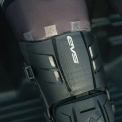 Ginocchiere EVS RS9 Nero -Vendite LEATT e2cd37ddcbdfd93e94d1c42a41796dfda9046043 2 PIA 145900 0 50