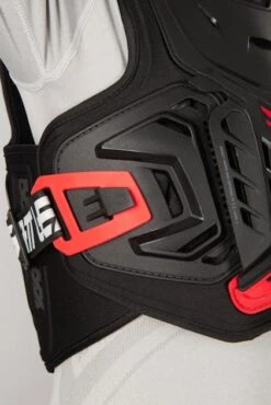 Pettorina Bambino Leatt 4.5 Pro Junior Nero-Rosso -Vendite LEATT e4ca89598b7195e8b27af797357d3161503c3d6f 1 PIA 15808 7 60