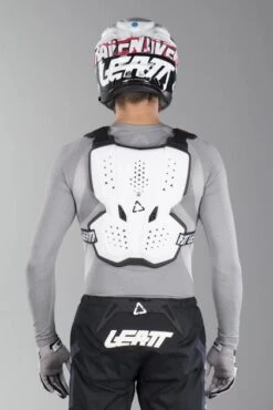 Pettorina Leatt 3.5 Bianca -Vendite LEATT e7bebb021b3e7300131836e4cf1922e152811571 1 PIA 111381 1 40