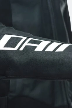 Giacca Moto Dainese Sportiva Nero-Bianco -Vendite LEATT e9f55bbf600e4237b2d6d4e30aef73d8 2 PIA 261949 0 40