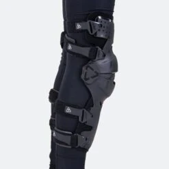 Ginocchiera Bambino Leatt Z-Frame Nera -Vendite LEATT eaf6d5d341c0496aa8aef148ae90c251 1 PIA 111379 0 130