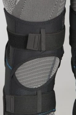 Ginocchiere Leatt EXT Bianco-Nero -Vendite LEATT ebc7557080f9720fd632cc1d73139ad5de62d8a0 1 PIA 15681 2 05