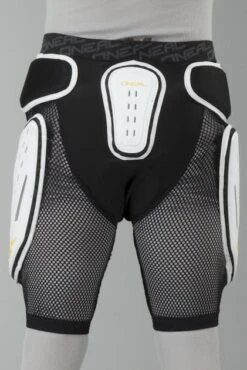 Pantaloncini Protettivi O'Neal Kamikaze Nero-Bianco -Vendite LEATT f9076fdcca1a70e1217a6a4557fbda97602a1acd 1 1287 004 gru142017 5