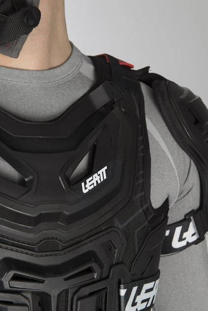 Pettorina Leatt 5.5 Pro Nero 7 Pettorina Leatt 5.5 Pro Nero - immagine 7